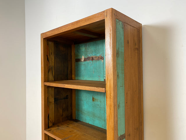 Boatwood by WMK I Schönes Bücherregal aus altem Bootsholz in Originalfarben I handgefertigt I Bücherschrank Regal Holzregal Highboard Kommode Raumtrenner Loft Teak Bootsmöbel Berlin Wolfsburg Dresden
