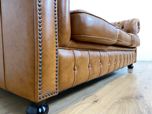 WMK # Hochwertiges & neuwertiges spätes Chesterfield Sofa mit dickem aber weichem gestepptem braunem Echtleder Bezug # 3er Sofa Couch Ledersofa Ledercouch Sitzgarnitur Leder Leather Stilmöbel Vintage