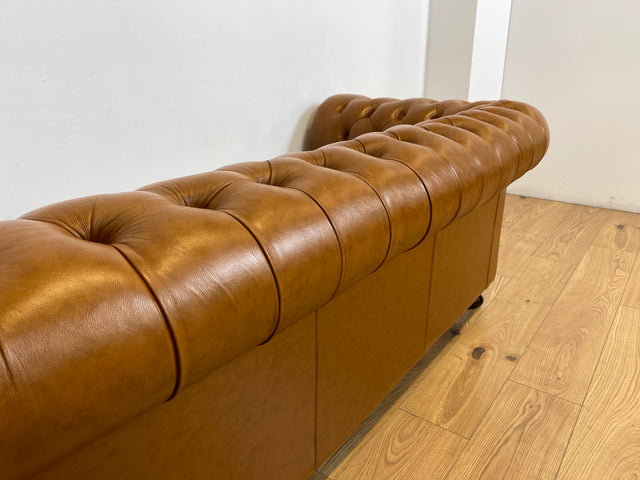 WMK # Hochwertiges & neuwertiges spätes Chesterfield Sofa mit dickem aber weichem gestepptem braunem Echtleder Bezug # 3er Sofa Couch Ledersofa Ledercouch Sitzgarnitur Leder Leather Stilmöbel Vintage