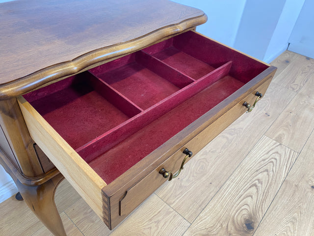 WMK I Elegante Chippendale Kommode mit Messinggriffen I Nähkommode Schubladenkommode Nachttisch Nachtschrank Nachtkommode Nachtschränkchen Beistelltisch Schmuckkasten Vintage Berlin München Ulm