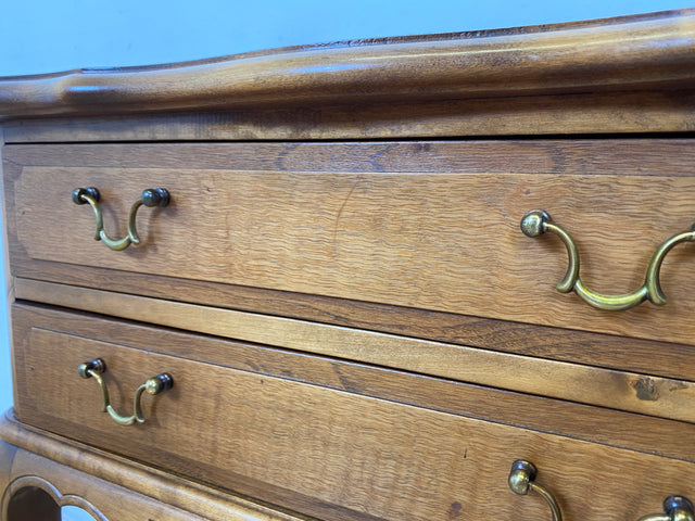 WMK I Elegante Chippendale Kommode mit Messinggriffen I Nähkommode Schubladenkommode Nachttisch Nachtschrank Nachtkommode Nachtschränkchen Beistelltisch Schmuckkasten Vintage Berlin München Ulm