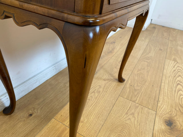 WMK I Elegante Chippendale Kommode mit Messinggriffen I Nähkommode Schubladenkommode Nachttisch Nachtschrank Nachtkommode Nachtschränkchen Beistelltisch Schmuckkasten Vintage Berlin München Ulm