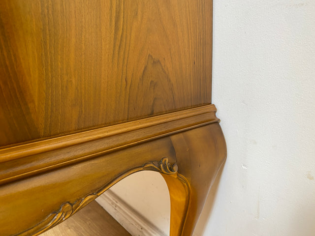 WMK I Hochwertige Chippendale Kommode , früherer Fernsehschrank , von Warrings aus vollem Holz in Nussbaum I Schrank Wäschekommode Wickelkommode Sideboard Stilmöbel Vintage Berlin Dresden Frankfurt