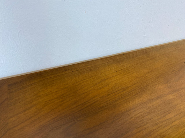 WMK I Hochwertige Chippendale Kommode , früherer Fernsehschrank , von Warrings aus vollem Holz in Nussbaum I Schrank Wäschekommode Wickelkommode Sideboard Stilmöbel Vintage Berlin Dresden Frankfurt