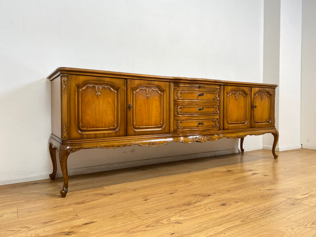 WMK I Elegantes 60er Jahre Chippendale Sideboard von Warrings, Vollholz aus Nussbaum & Mahagoni mit hübschen Holzapplikationen I Kommode Schrank Lowboard TV-Lowboard TV-Bank Anrichte Boho Vintage