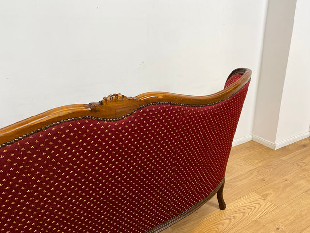 WMK I Vornehmes und sehr gut erhaltenes Chippendale Sofa mit handverziertem Holzrahmen und gestepptem weinrotem Bezug I Couch Chaiselongue Chesterfield Vintage Stilmöbel Rot Berlin München Magdeburg