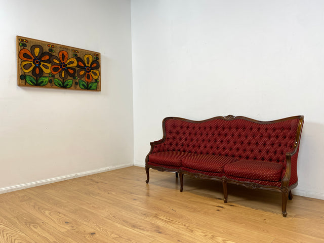 WMK I Vornehmes und sehr gut erhaltenes Chippendale Sofa mit handverziertem Holzrahmen und gestepptem weinrotem Bezug I Couch Chaiselongue Chesterfield Vintage Stilmöbel Rot Berlin München Magdeburg