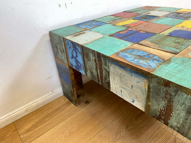 Boatwood by WMK I Einzigartiger Couchtisch aus altem Bootsholz, ein handgefertigtes Unikat aus massivem Teakholz in Originalfarben der Boote I bunter Wohnzimmertisch Sofatisch Coffee Table Bootsmöbel