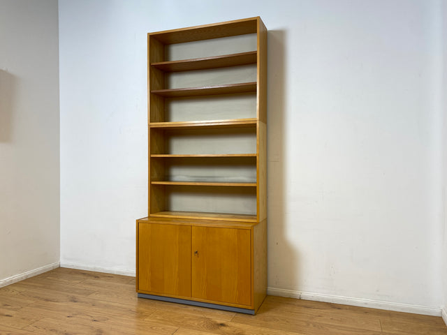 WMK I Heller Designer Bücherschrank 605 von Bruno Knoblauch für VEB Hellerau aus 1968 in Esche I Bücherregal Regal Highboard Regalwand Stringregal Kommode Mid-Century Vintage DDR I Berlin Köln Hamburg