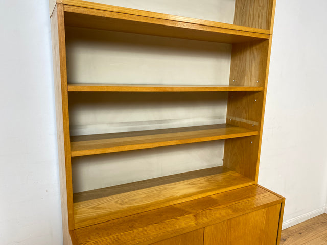 WMK I Heller Designer Bücherschrank 605 von Bruno Knoblauch für VEB Hellerau aus 1968 in Esche I Bücherregal Regal Highboard Regalwand Stringregal Kommode Mid-Century Vintage DDR I Berlin Köln Hamburg