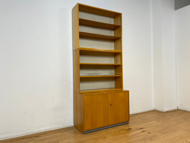 WMK I Heller Designer Bücherschrank 605 von Bruno Knoblauch für VEB Hellerau aus 1968 in Esche I Bücherregal Regal Highboard Regalwand Stringregal Kommode Mid-Century Vintage DDR I Berlin Köln Hamburg