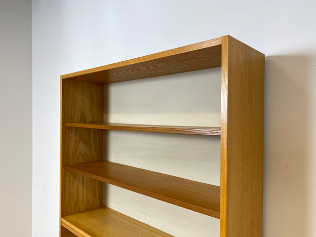 WMK I Heller Designer Bücherschrank 605 von Bruno Knoblauch für VEB Hellerau aus 1968 in Esche I Bücherregal Regal Highboard Regalwand Stringregal Kommode Mid-Century Vintage DDR I Berlin Köln Hamburg