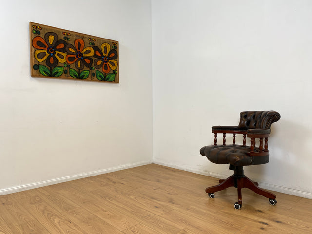 WMK # Stilvoller höhenverstellbarer Englischer Schreibtischstuhl in Viktorianischem Stil in gestepptem Leder # Drehstuhl Drehsessel Ledersessel Chefsessel Captain Chair Bürostuhl Chesterfield Vintage