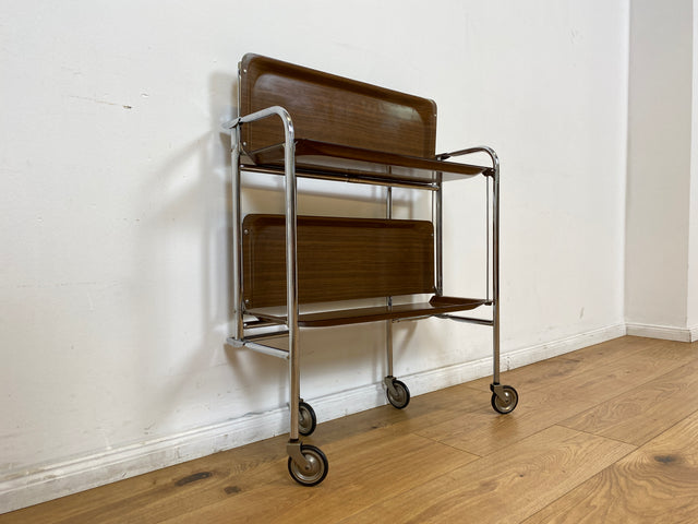 WMK # Kultiger & sehr gut erhaltener faltbarer Servierwagen aus den 1970er Jahren mit Chromgestell und auf Rollen # Barwagen Teewagen Beistelltisch Couchtisch Vintage Industrial Design Space Age