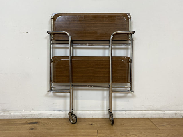 WMK # Kultiger & sehr gut erhaltener faltbarer Servierwagen aus den 1970er Jahren mit Chromgestell und auf Rollen # Barwagen Teewagen Beistelltisch Couchtisch Vintage Industrial Design Space Age