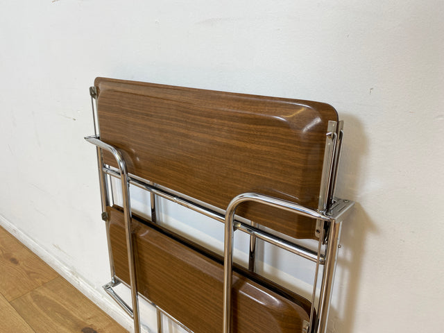 WMK # Kultiger & sehr gut erhaltener faltbarer Servierwagen aus den 1970er Jahren mit Chromgestell und auf Rollen # Barwagen Teewagen Beistelltisch Couchtisch Vintage Industrial Design Space Age