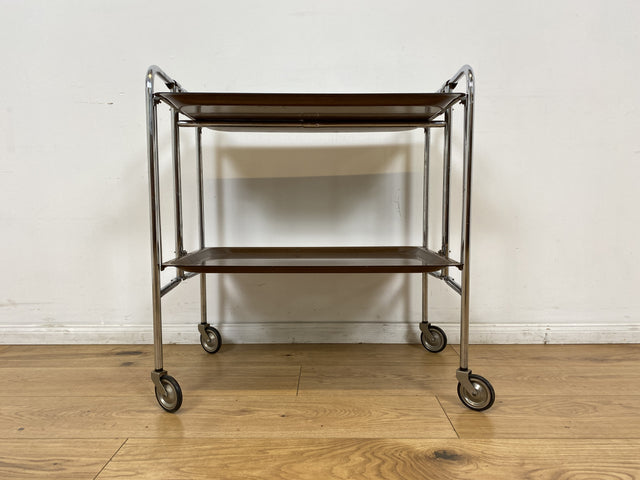 WMK # Kultiger & sehr gut erhaltener faltbarer Servierwagen aus den 1970er Jahren mit Chromgestell und auf Rollen # Barwagen Teewagen Beistelltisch Couchtisch Vintage Industrial Design Space Age