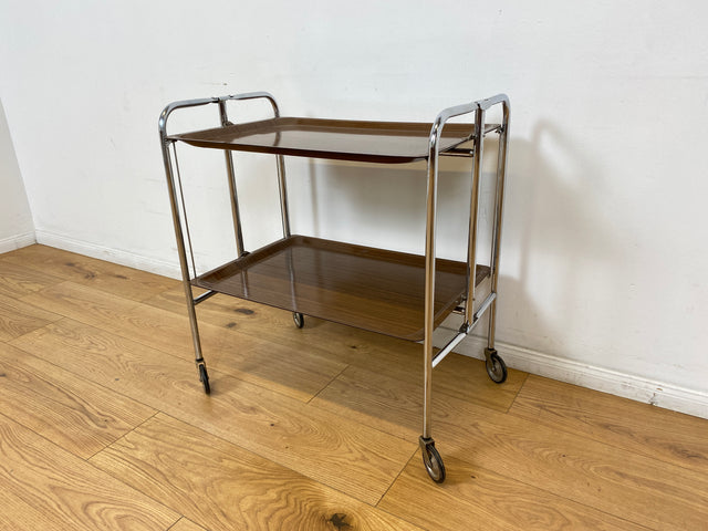WMK # Kultiger & sehr gut erhaltener faltbarer Servierwagen aus den 1970er Jahren mit Chromgestell und auf Rollen # Barwagen Teewagen Beistelltisch Couchtisch Vintage Industrial Design Space Age