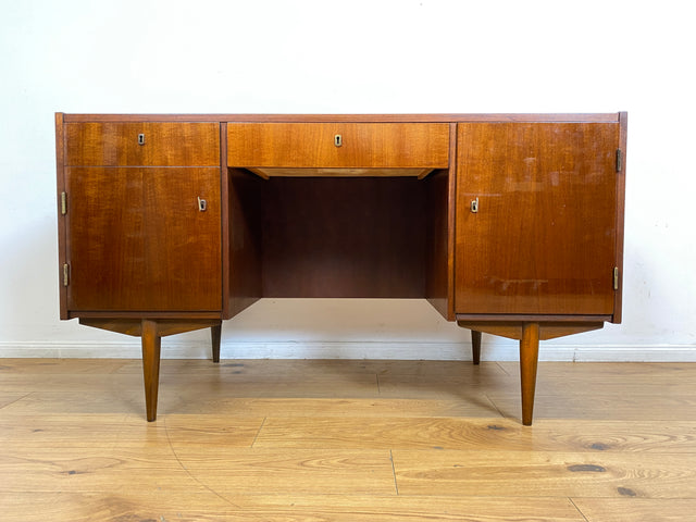 WMK I Stilvoller großer und freistellender Mid-Century Schreibtisch aus 1965 mit Vitrine an der Rückseite I Writing Desk Bürotisch Arbeitstisch Cheftisch 50er 60er DDR Vintage Berlin Dresden Hannover