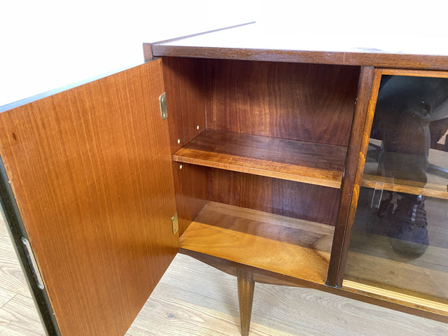 WMK I Stilvoller großer und freistellender Mid-Century Schreibtisch aus 1965 mit Vitrine an der Rückseite I Writing Desk Bürotisch Arbeitstisch Cheftisch 50er 60er DDR Vintage Berlin Dresden Hannover