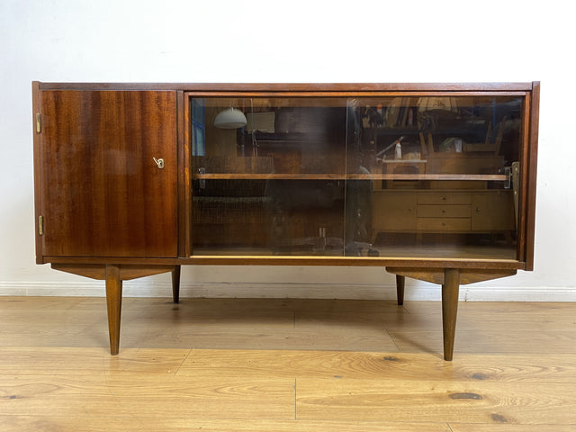 WMK I Stilvoller großer und freistellender Mid-Century Schreibtisch aus 1965 mit Vitrine an der Rückseite I Writing Desk Bürotisch Arbeitstisch Cheftisch 50er 60er DDR Vintage Berlin Dresden Hannover