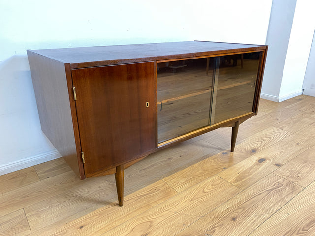 WMK I Stilvoller großer und freistellender Mid-Century Schreibtisch aus 1965 mit Vitrine an der Rückseite I Writing Desk Bürotisch Arbeitstisch Cheftisch 50er 60er DDR Vintage Berlin Dresden Hannover