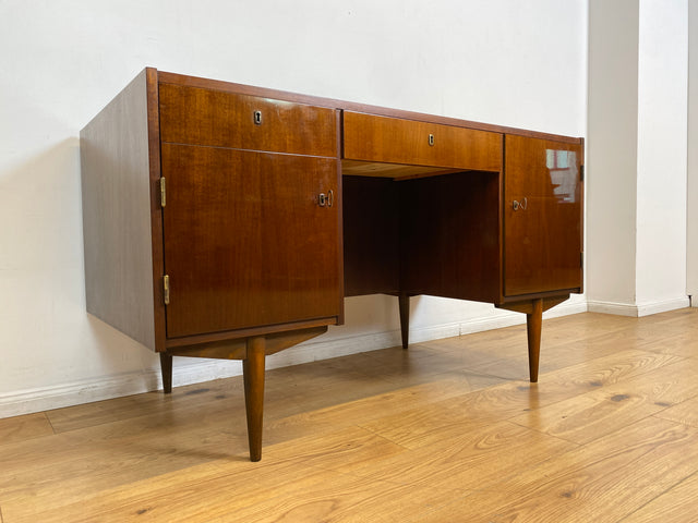 WMK I Stilvoller großer und freistellender Mid-Century Schreibtisch aus 1965 mit Vitrine an der Rückseite I Writing Desk Bürotisch Arbeitstisch Cheftisch 50er 60er DDR Vintage Berlin Dresden Hannover