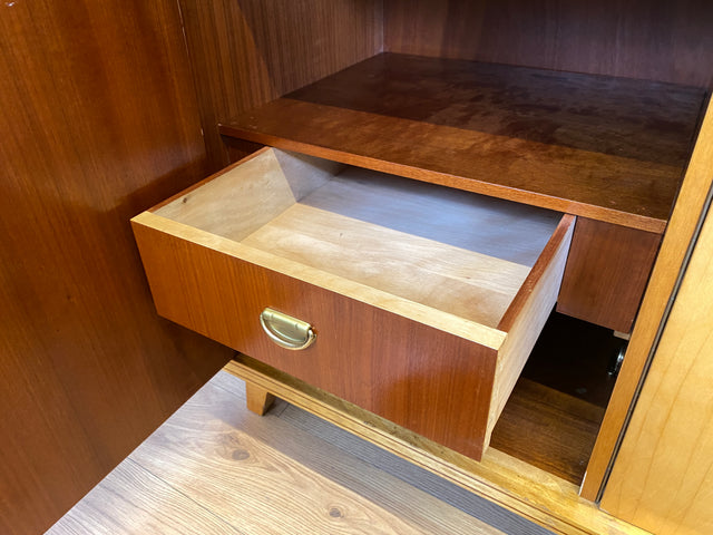 WMK I Raumaufhellender großer Mid-Century Kleiderschrank mit perfekter Aufteilung inkl. Schublade I Schlafzimmerschrank Wäscheschrank Schrank Wardrobe Vintage 50er 60er Berlin Brandenburg Hamburg