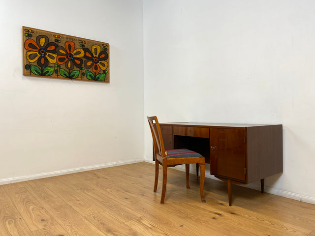 WMK I Stilvoller großer und freistellender Mid-Century Schreibtisch aus 1965 mit Vitrine an der Rückseite I Writing Desk Bürotisch Arbeitstisch Cheftisch 50er 60er DDR Vintage Berlin Dresden Hannover