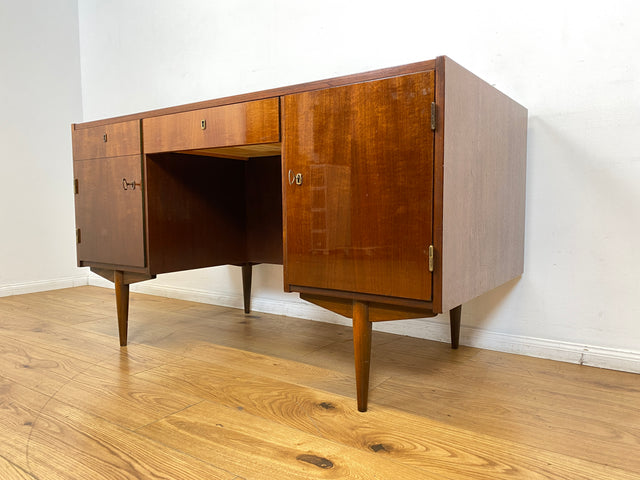 WMK I Stilvoller großer und freistellender Mid-Century Schreibtisch aus 1965 mit Vitrine an der Rückseite I Writing Desk Bürotisch Arbeitstisch Cheftisch 50er 60er DDR Vintage Berlin Dresden Hannover