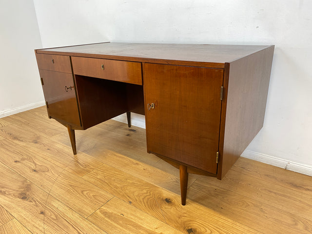 WMK I Stilvoller großer und freistellender Mid-Century Schreibtisch aus 1965 mit Vitrine an der Rückseite I Writing Desk Bürotisch Arbeitstisch Cheftisch 50er 60er DDR Vintage Berlin Dresden Hannover