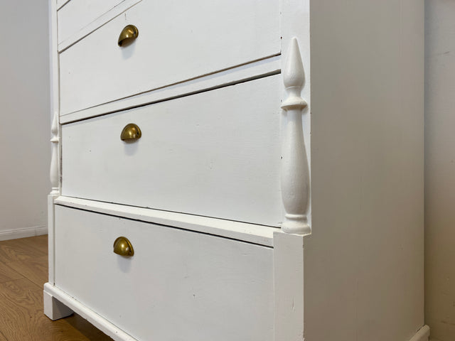 WMK # Elegante große antike Kommode in weiß aus vollem Holz mit geräumigen Schubladen und Messinggriffen, um 1890 # Schrank Schubladenkommode Wäschekommode Highboard Biedermeier Shabby Chic Vintage