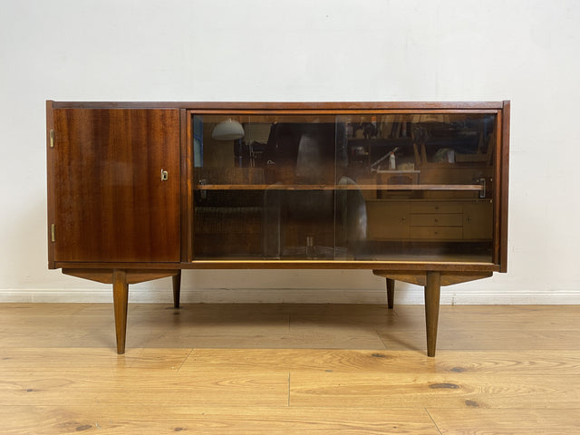 WMK I Stilvoller großer und freistellender Mid-Century Schreibtisch aus 1965 mit Vitrine an der Rückseite I Writing Desk Bürotisch Arbeitstisch Cheftisch 50er 60er DDR Vintage Berlin Dresden Hannover