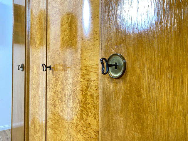 WMK I Wunderschöner heller 1930er Jahre Art Deco Kleiderschrank aus vollem Holz mit perfekter Aufteilung I Schrank Wäscheschrank Schlafzimmerschrank Wardrobe Antik Vintage I Berlin Dresden Regensburg