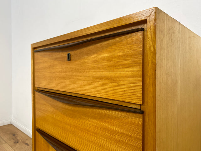 WMK I Hübsche helle Mid-Century Kommode mit Schubladen und formschönen Holzgriffen I Schubladenkommode Wäschekommode Flurkommode Drawer Chest Schrank Sideboard Vintage 50er 60er Berlin Hamburg Bochum