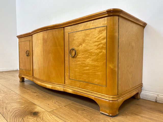WMK I Formschönes helles Mid-Century Sideboard aus vollem Holz mit Schubladen, abnehmbarer Glasauflage und Messingbeschlag I Kommode Schrank Wäschekommode TV Lowboard Vintage 60er Berlin Passau Bremen