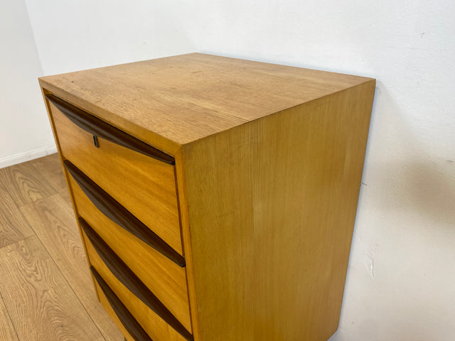 WMK I Hübsche helle Mid-Century Kommode mit Schubladen und formschönen Holzgriffen I Schubladenkommode Wäschekommode Flurkommode Drawer Chest Schrank Sideboard Vintage 50er 60er Berlin Hamburg Bochum