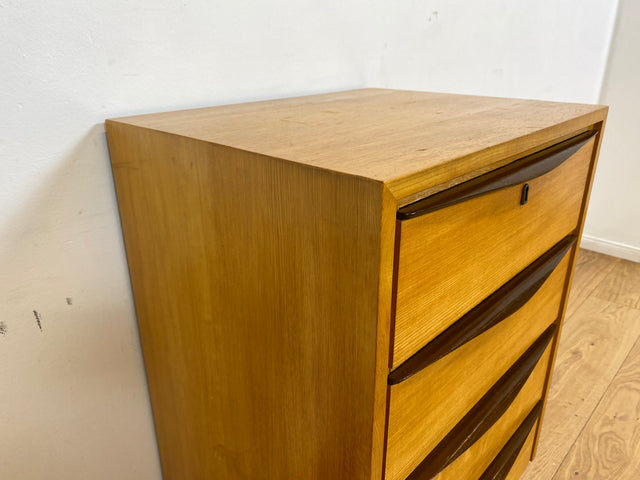 WMK I Hübsche helle Mid-Century Kommode mit Schubladen und formschönen Holzgriffen I Schubladenkommode Wäschekommode Flurkommode Drawer Chest Schrank Sideboard Vintage 50er 60er Berlin Hamburg Bochum