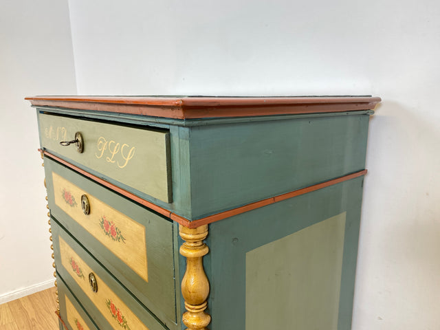 WMK I Anno 1867 I Historischer Hochschrank, Vollholz handbemalt, mit Schubladen & Baluster-Säulen I Schrank Bauernschrank Bauernkommode Highboard Kommode kein Voglauer Biedermeier Antik Vintage Berlin