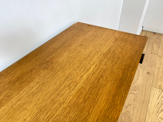 WMK # Stilvolle und gut erhaltene helle Mid-Century Wäschekommode mit Klappe, Staugitter und formschönem Originalgriff # Kommode Sideboard Schrank Bettwäscheschrank TV-Lowboard Vintage Retro 60er 70er