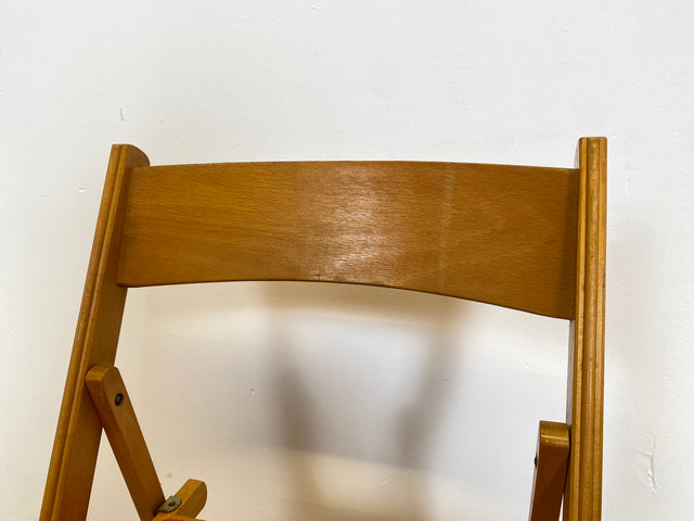 WMK # 1/5 Stilvoller, bequemer und stabiler skandinavischer Mid-Century Klappstuhl mit rotem Kunstlederbezug, stapelbar # Stapelstuhl Stuhl Holzstuhl Küchenstuhl Balkonstuhl Schulstuhl Vintage 60er