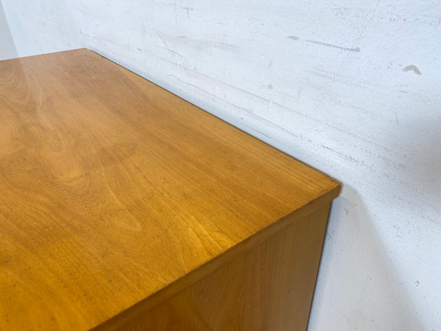 WMK Sehr schöne und gut erhaltene skandinavische Kommode aus vollem Holz mit Schubladen und hübschen Messinggriffen # Schrank Schubladenkommode Wäschekommode Sideboard Vintage Mid-Century 50er 60er