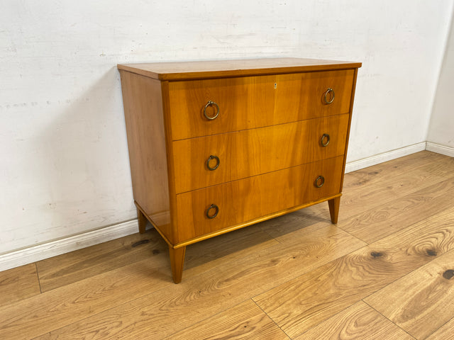 WMK Sehr schöne und gut erhaltene skandinavische Kommode aus vollem Holz mit Schubladen und hübschen Messinggriffen # Schrank Schubladenkommode Wäschekommode Sideboard Vintage Mid-Century 50er 60er