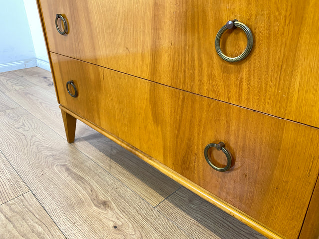 WMK Sehr schöne und gut erhaltene skandinavische Kommode aus vollem Holz mit Schubladen und hübschen Messinggriffen # Schrank Schubladenkommode Wäschekommode Sideboard Vintage Mid-Century 50er 60er