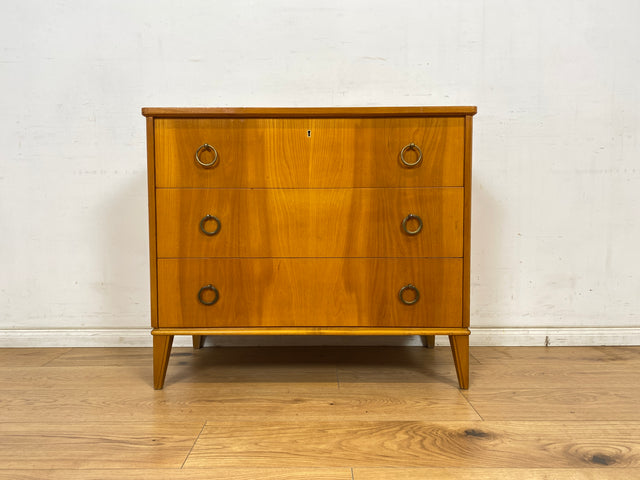 WMK Sehr schöne und gut erhaltene skandinavische Kommode aus vollem Holz mit Schubladen und hübschen Messinggriffen # Schrank Schubladenkommode Wäschekommode Sideboard Vintage Mid-Century 50er 60er
