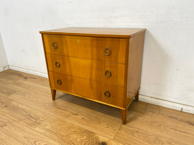 WMK Sehr schöne und gut erhaltene skandinavische Kommode aus vollem Holz mit Schubladen und hübschen Messinggriffen # Schrank Schubladenkommode Wäschekommode Sideboard Vintage Mid-Century 50er 60er