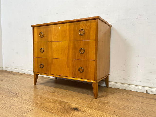 WMK Sehr schöne und gut erhaltene skandinavische Kommode aus vollem Holz mit Schubladen und hübschen Messinggriffen # Schrank Schubladenkommode Wäschekommode Sideboard Vintage Mid-Century 50er 60er