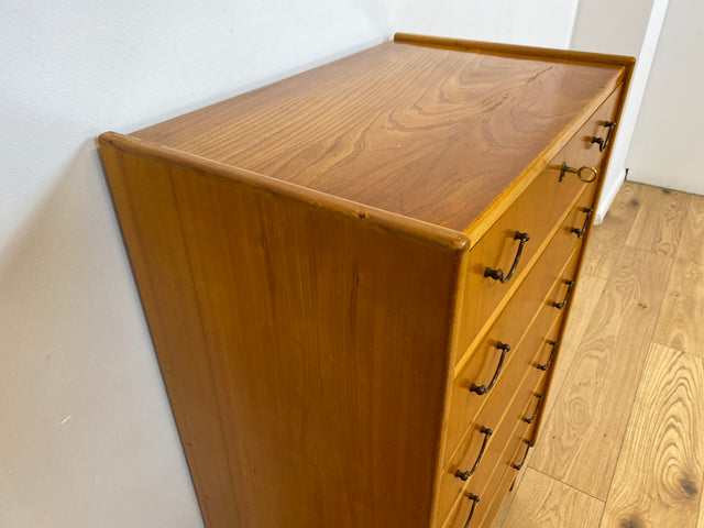 WMK Stilvolle und sehr gut erhaltene hohe skandinavische Mid-Century Kommode aus vollem Holz mit Schubladen & Messinggriffen # Schrank Highboard Sideboard Schubladenkommode Wäschekommode Chest Vintage