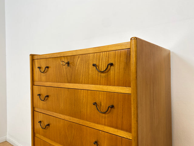 WMK Stilvolle und sehr gut erhaltene hohe skandinavische Mid-Century Kommode aus vollem Holz mit Schubladen & Messinggriffen # Schrank Highboard Sideboard Schubladenkommode Wäschekommode Chest Vintage