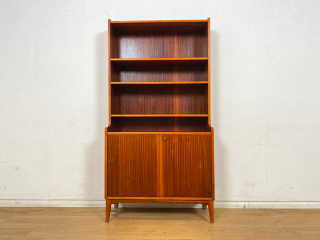 WMK Stilvoller und gut erhaltener skandinavischer Mid-Century Bücherschrank aus vollem Holz mit verstellbaren Regalböden # Bücherregal Regal Highboard Kommode Geschirrschrank Sideboard Vintage 60er
